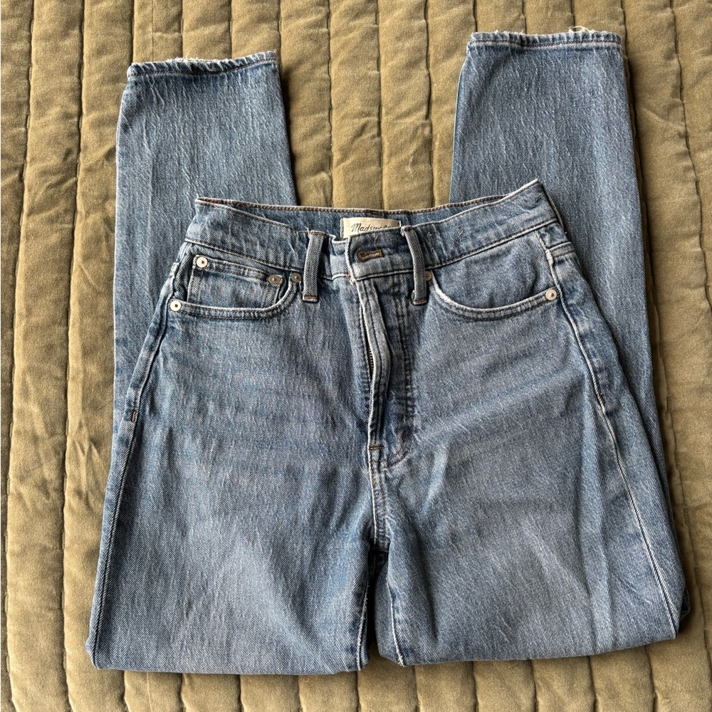 Madewell High-Rise Straight-Leg Jeans in Light Blue Wash